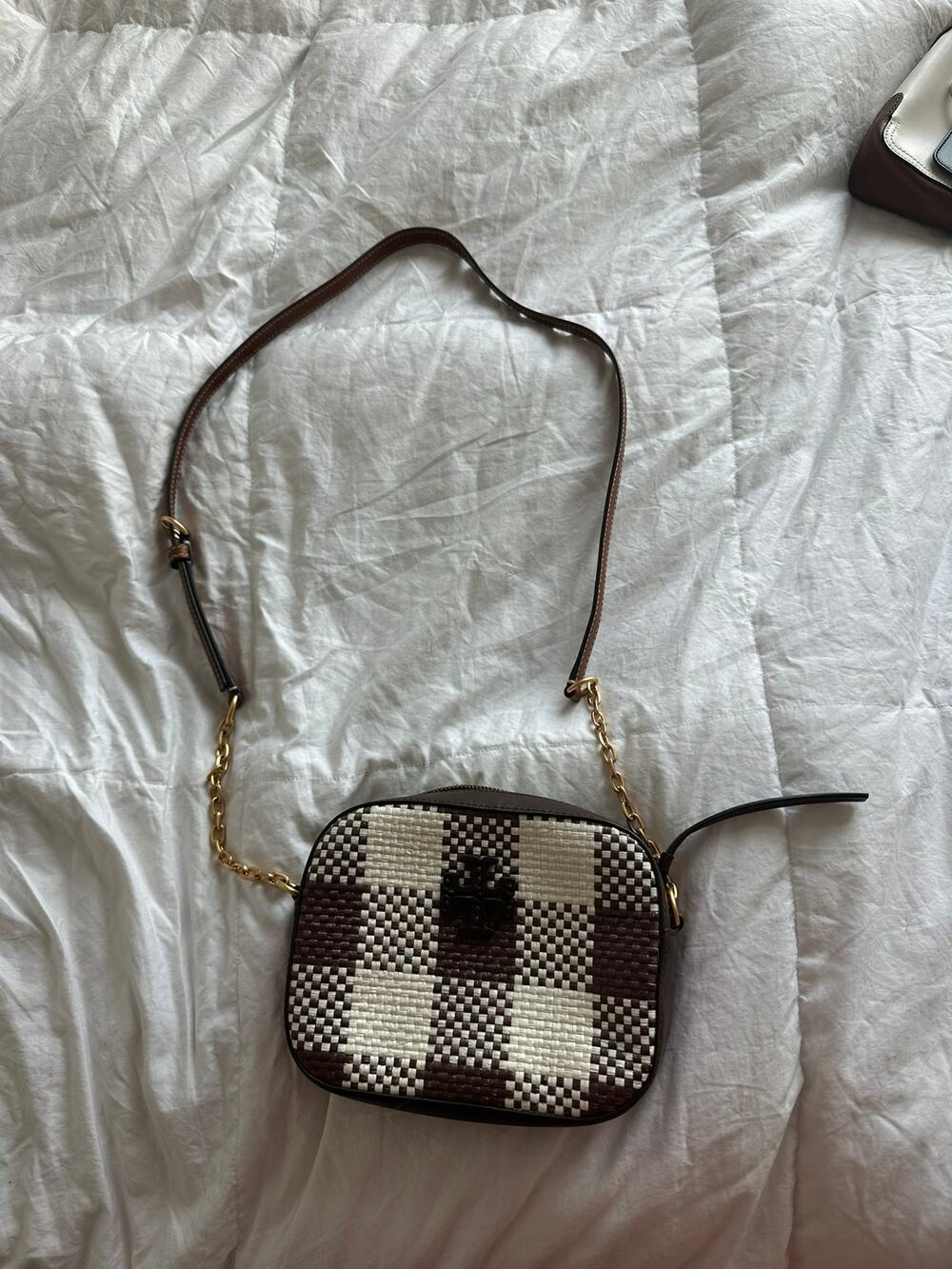 Tory Burch McGraw Woven Plaid Camera Bag – Cold Brew Brown/Cream